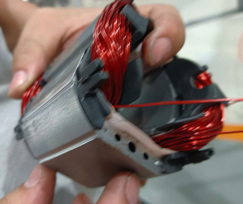 Elektrische Werkzeugstator Wickelausrüstung Zwei-Polen-Zwei-Polen-Universalstator-Windel fournisseur