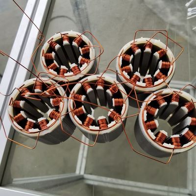 Vollautomatische Motorwickelmaschine 8kw Zähnewicklung für beschichtete Statorstapel fournisseur