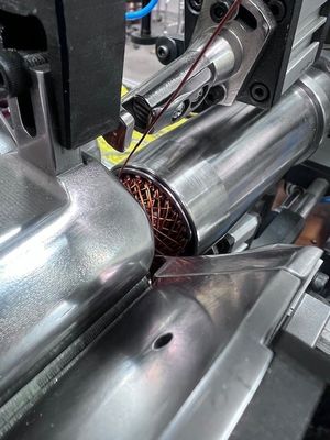 Maschine zur Wickelung von Armaturen des Typs Flier, vollautomatisch, mit 4 Polen fournisseur