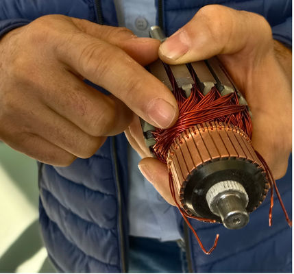 Automatische Armaturenwickelmaschine für Schlitzekommutator ohne Haken-Skiv-Rotor fournisseur